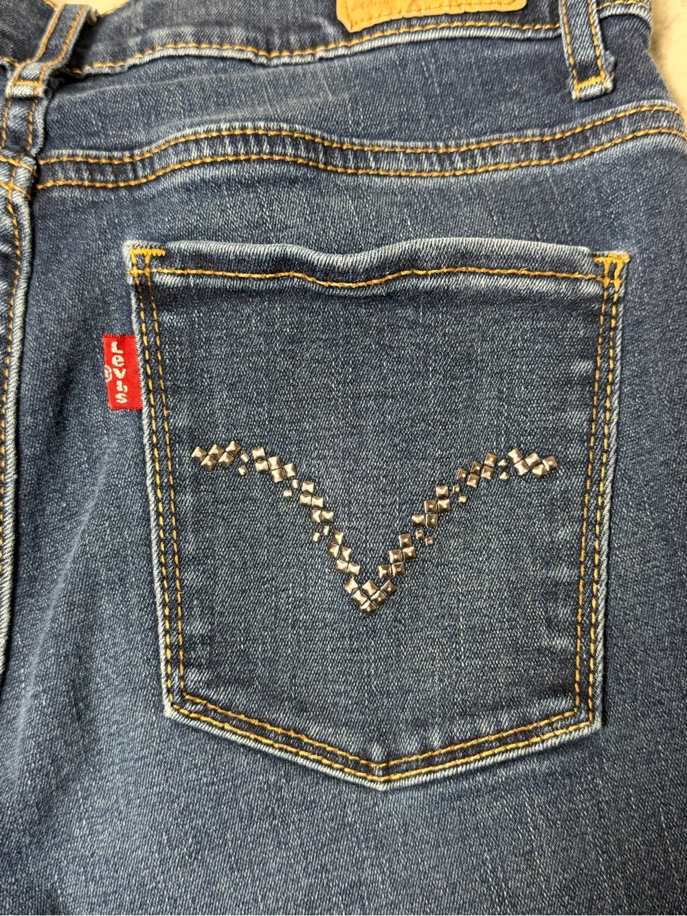 Levi’s 512 Studded Pockets Jeans Perfectly Slimming Bootcut Medium Wash 4M 26"